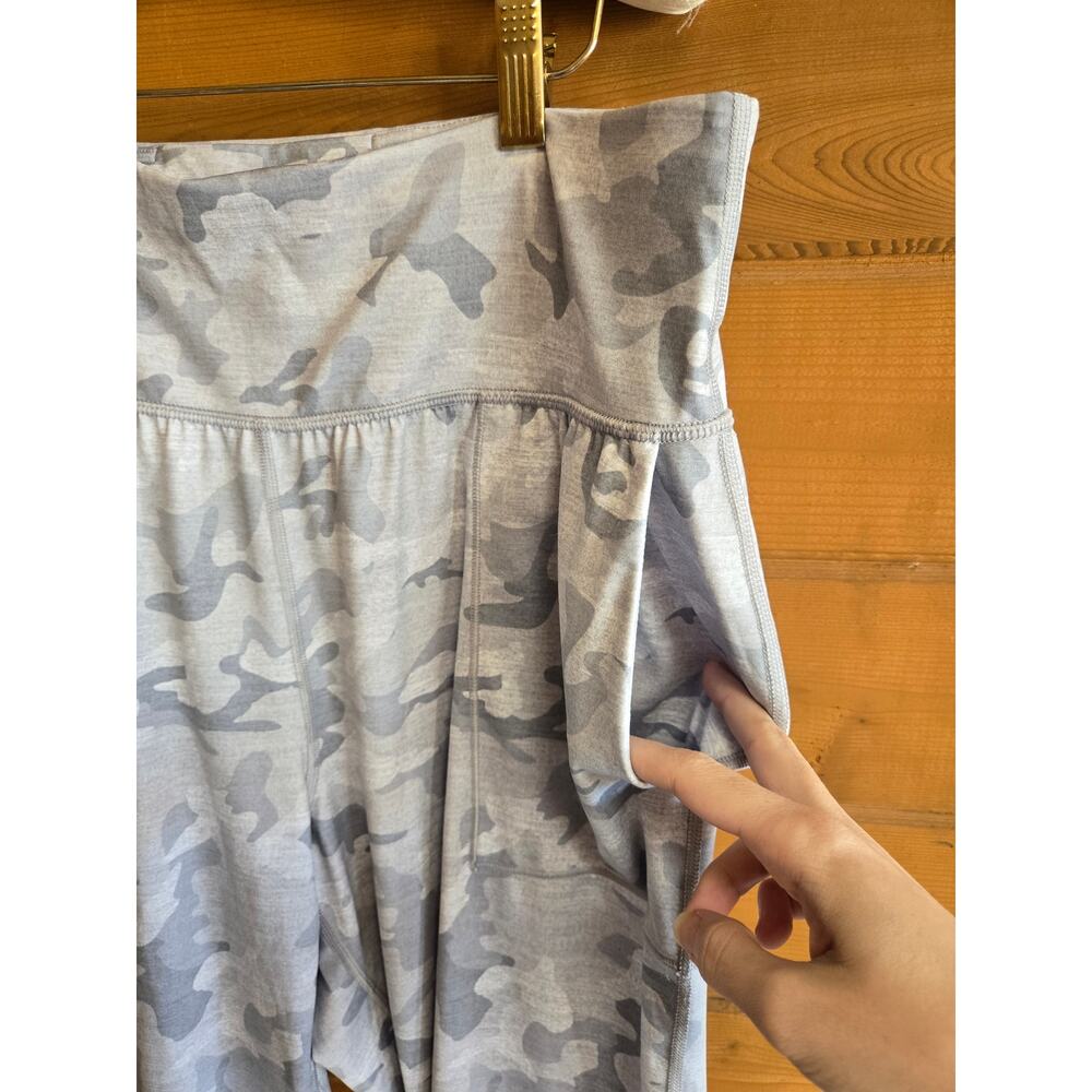 Gap Jogger Pant Camo Eclipse Gray Large Athleisure High Waist Pocket Workout Gym - Picture 5 of 5